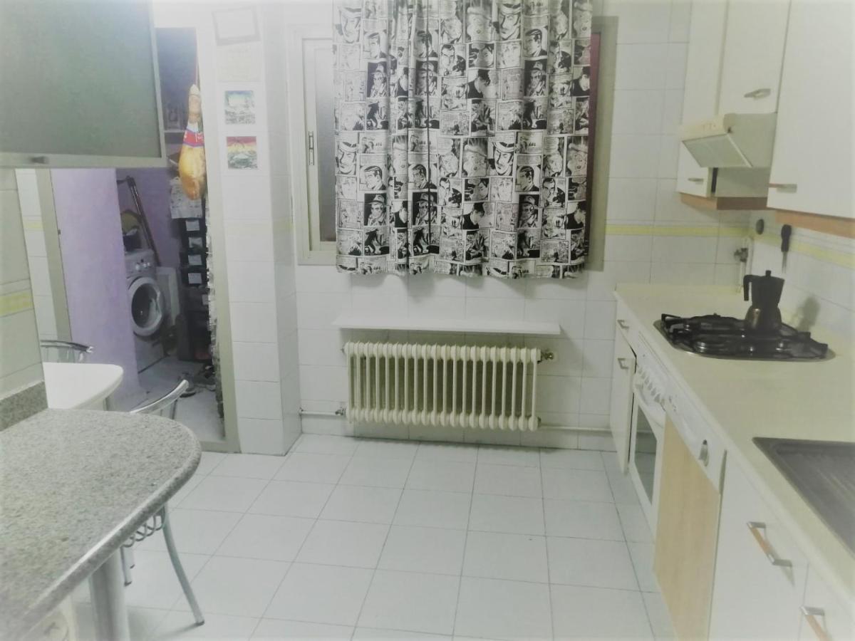 Habitación Caja Mágica Madrid Exterior foto